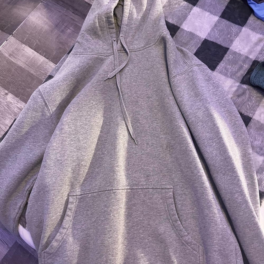 very comfortable sweatshirt!